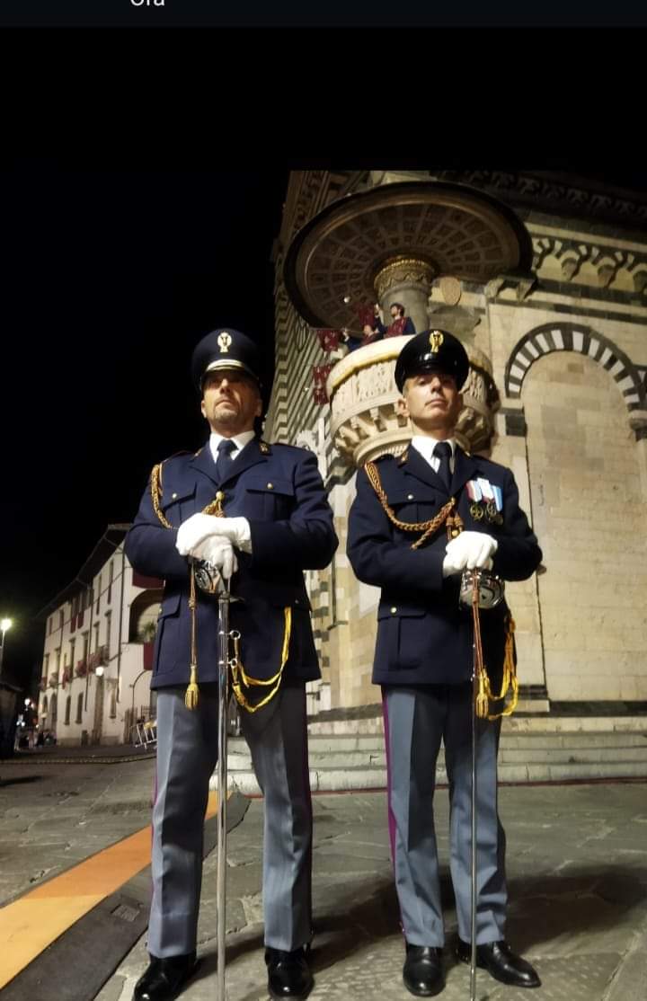 Buona serata da Genova 
#essercisempre 
#6dicembre