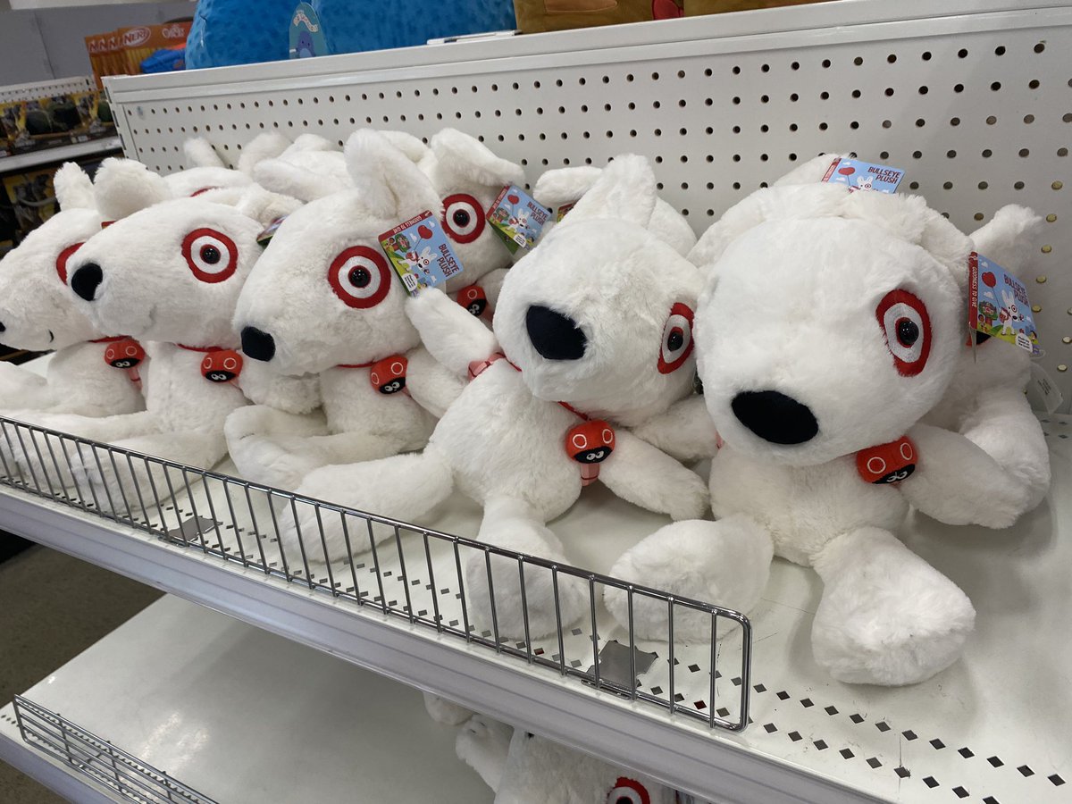Kaukahiyutaka's tweet photo. 今朝ターゲット🎯に行ったら、bullseye のぬいぐるみが再入荷。わたしは2体持ってるので、写真だけ🤳超かわいい。#ハワイ #ホノルル #ぬいぐるみ #犬 #hawaii #honolulu #target #bullseye #stuffanimals https://t.co/rCuir4dWVG