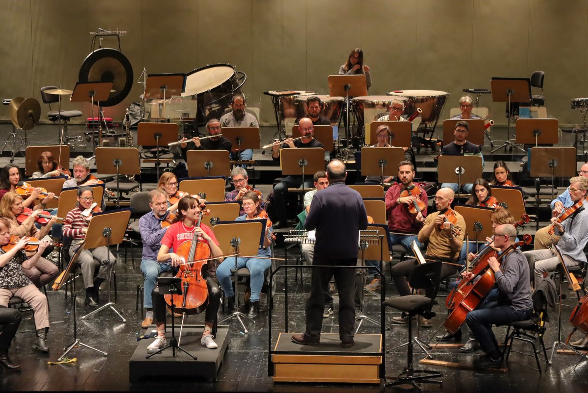 ¡Qué gran ensayo el de esta tarde con <a href="/CamilleThomasOF/">Camille Thomas</a> y el maestro Marc Soustrot! 🎶

🔹El 4º programa de nuestro ciclo Gran Sinfónico con el título La Belle Époque, presenta un repertorio lleno de contrastes.

📸 <a href="/MarinaCasanova8/">Marina</a>