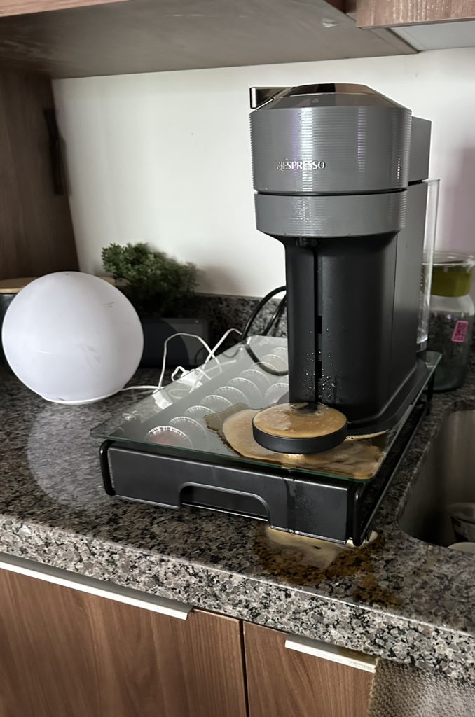 cuando crean que son pendejos acuerdense que a mi se me olvida poner la taza cuando preparo cafe