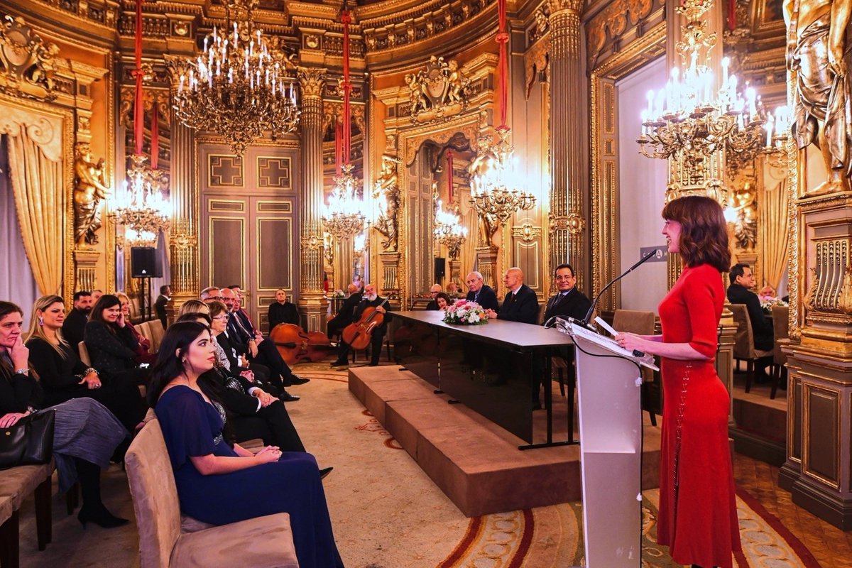 Vallejo fue la presidente honorario de la Gala y cautivó a la audiencia con un discurso maravilloso, dejando a todos los asistentes impresionados, generando un consenso unánime de admiración. <a href="/irenevalmore/">Irene Vallejo</a>