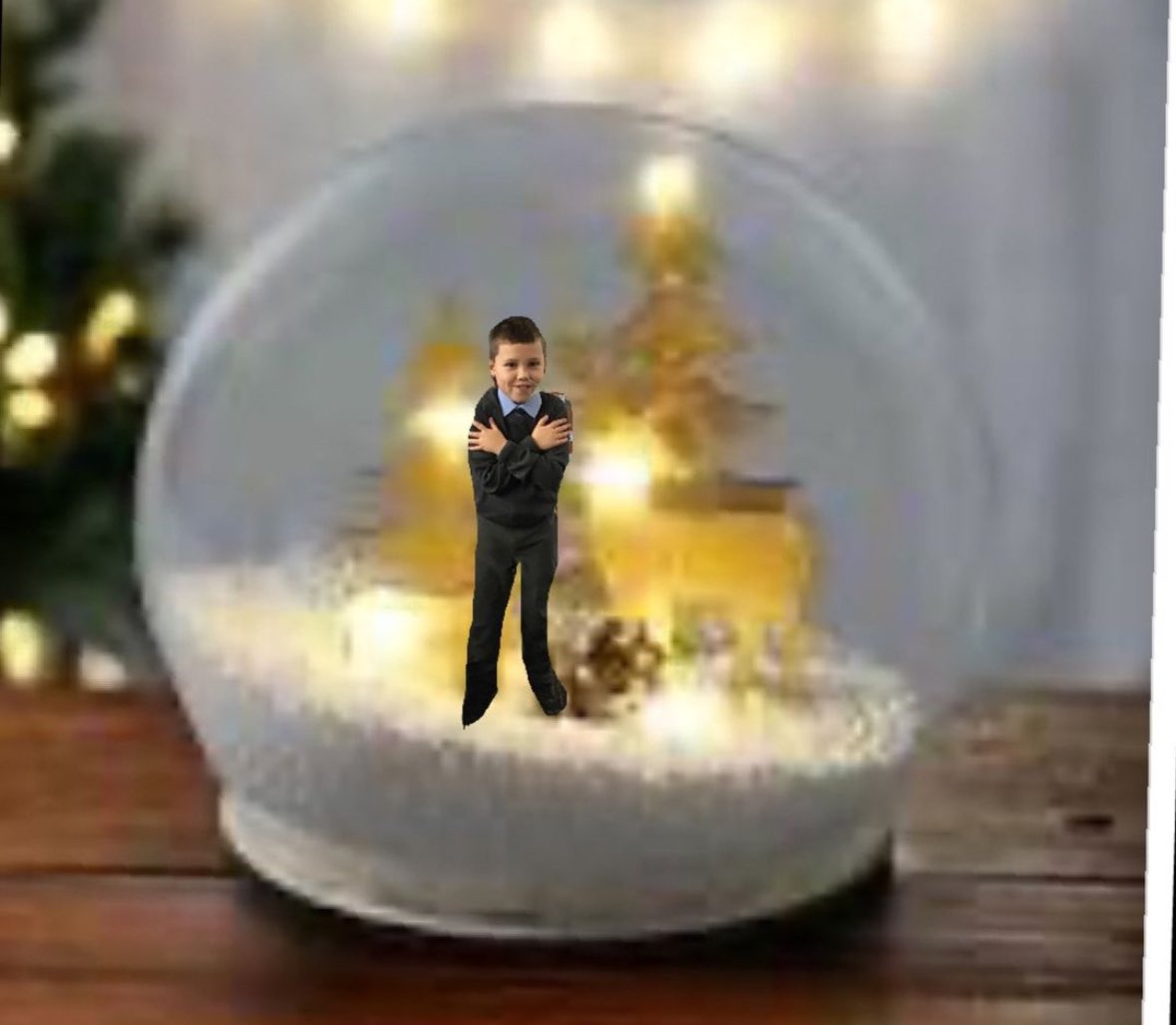 OLRprimary's tweet photo. ots of great work across the upper school making snow globes and adding in images for #12DaysofGlasgowsXmas #Christmas @GlasgowRTC #Digitalchallenge https://t.co/JZppaMdbdN