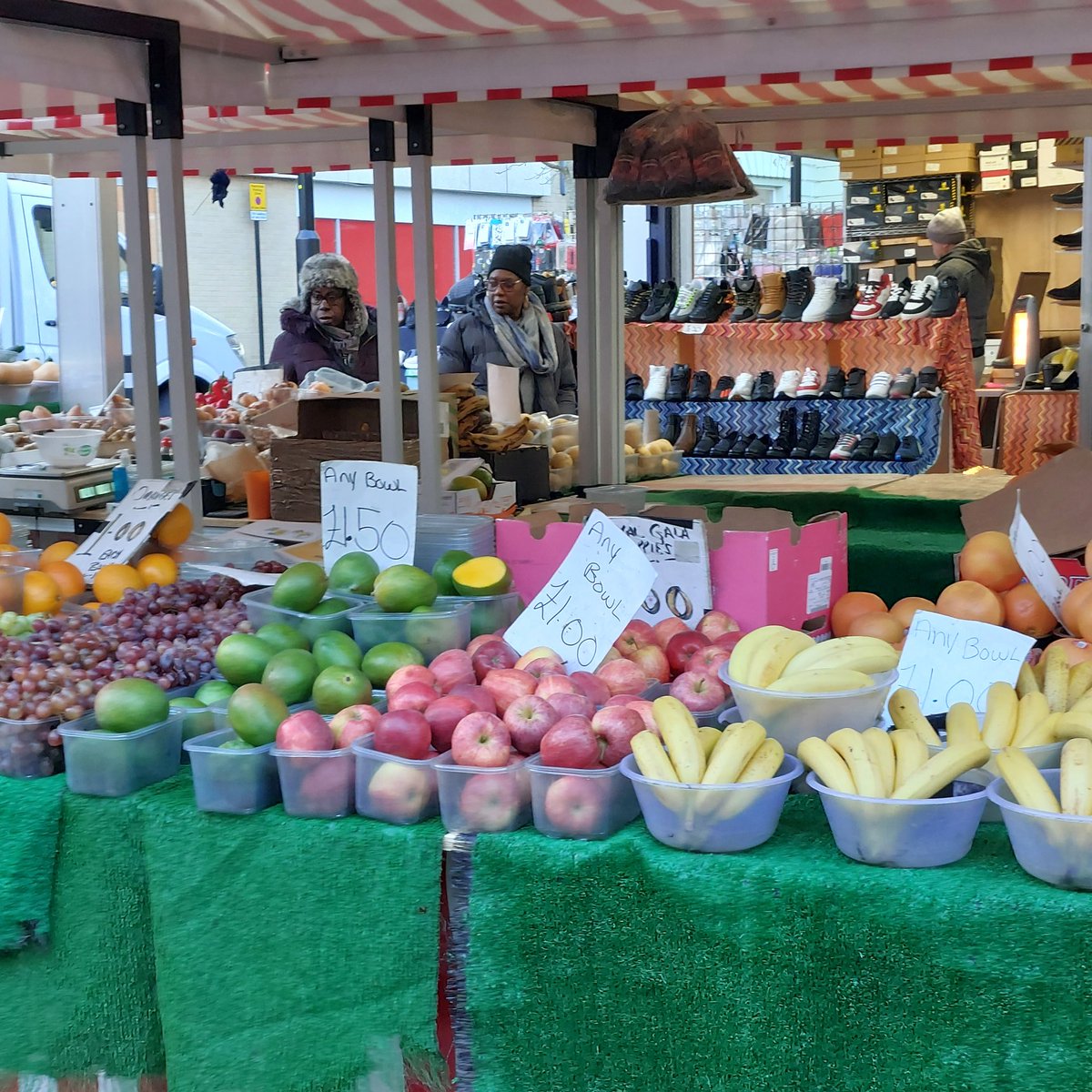 Looks great! Support our traders and don't forget to buy your #Christmas fruit & veg from the newly relocated Market. All your meat, fish and cheese needs in the Food Hall. 😋 @LeicesterMarket @visit_leicester #Markets #vegetables #fruits #Leicester