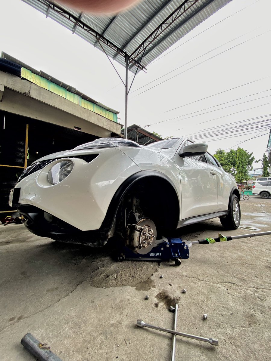 thatguymarmar's tweet photo. Maximizing tire size. 🤘🏼😛 https://t.co/wwdIUjigrb