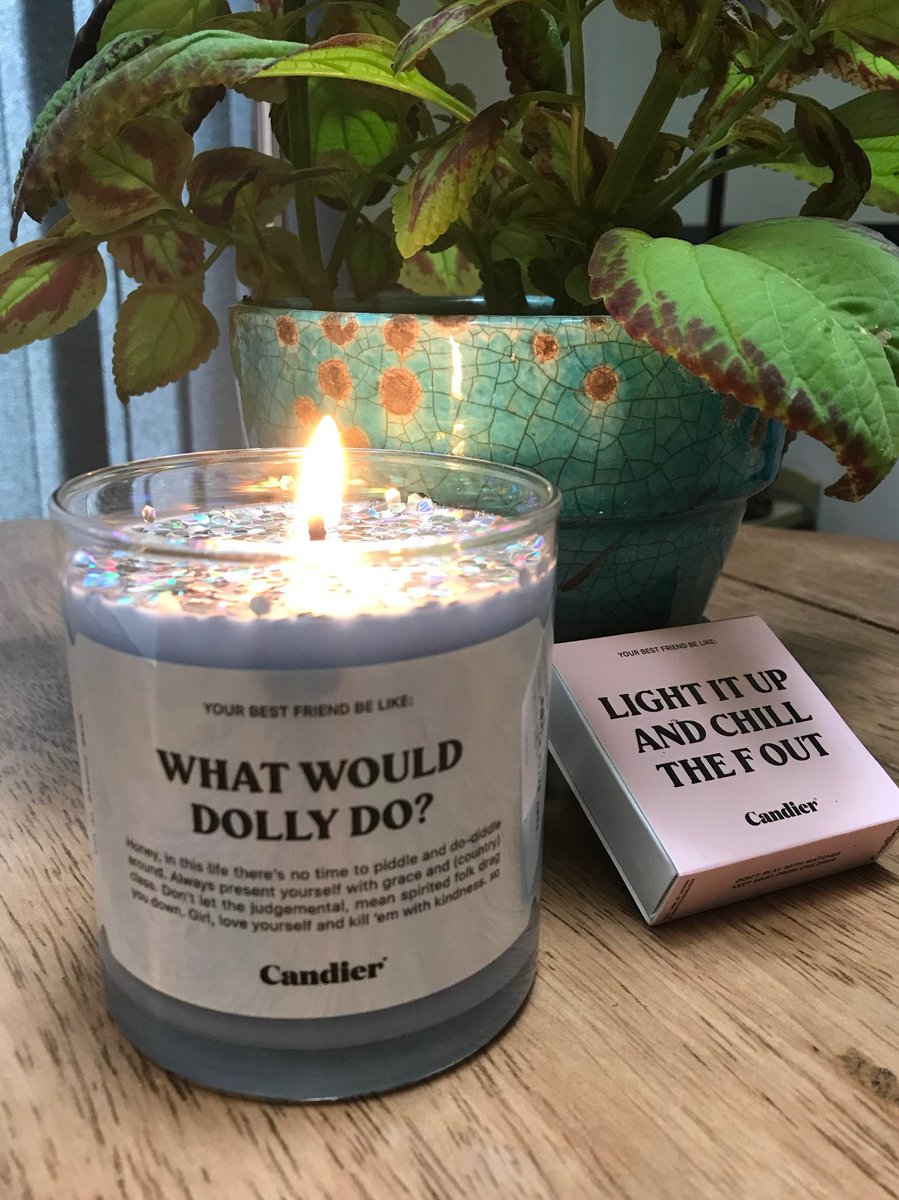 What Would Dolly Do? Candle