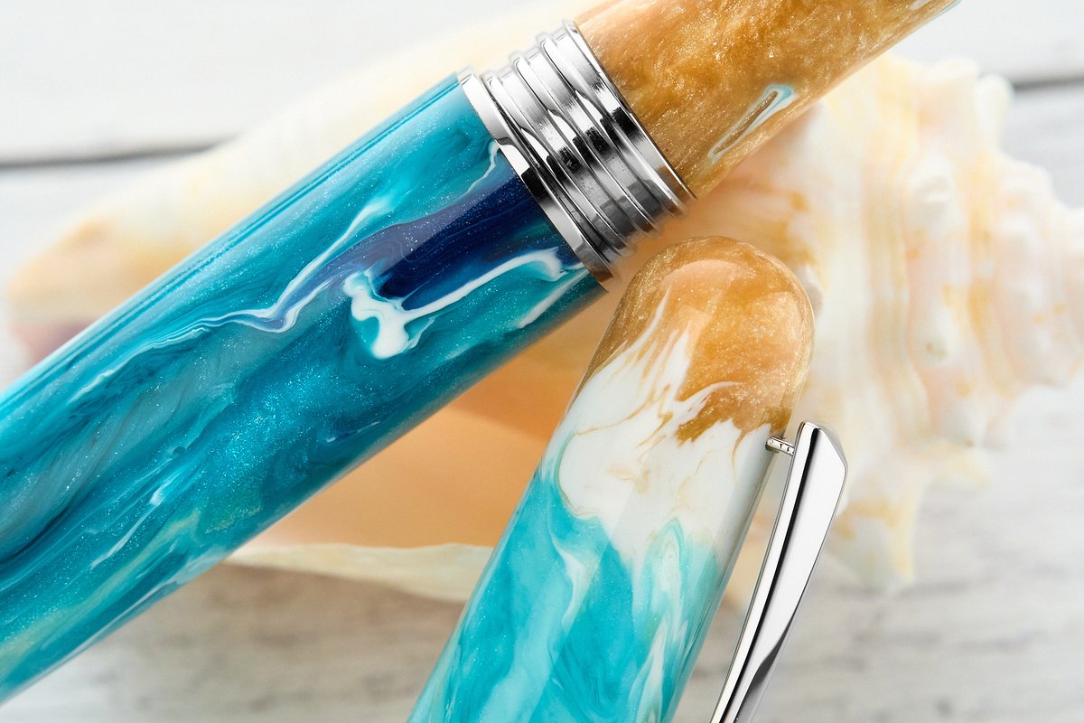 Get ready for a tropical escape from winter blues courtesy of Montegrappa's latest Elmo 01 design: Beach!

This Goulet-exclusive pen has a turquoise resin base, a sand-inspired grip &amp; top cap finial, sleek silver trim, &amp; a #6 JoWo steel nib.

Shop now: shop.gouletpens.com/3R90uDx