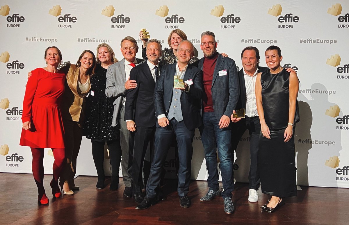 Hartstichting (@hartstichting) on Twitter photo Trots! We hebben een Gouden <a href="/EffieEurope/">Effie Awards Europe</a> Award gewonnen! “We zijn er trots op dat de inzending van onze campagne ‘Nederland één 6-minutenzone' deze toonaangevende Europese vakprijs prijs wint", zegt Hans Snijder, directeur van de Hartstichting." Lees meer: hartstichting.nl/nieuws/hartsti… Trots! We hebben een Gouden <a href="/EffieEurope/">Effie Awards Europe</a> Award gewonnen! “We zijn er trots op dat de inzending van onze campagne ‘Nederland één 6-minutenzone' deze toonaangevende Europese vakprijs prijs wint", zegt Hans Snijder, directeur van de Hartstichting." Lees meer: hartstichting.nl/nieuws/hartsti…