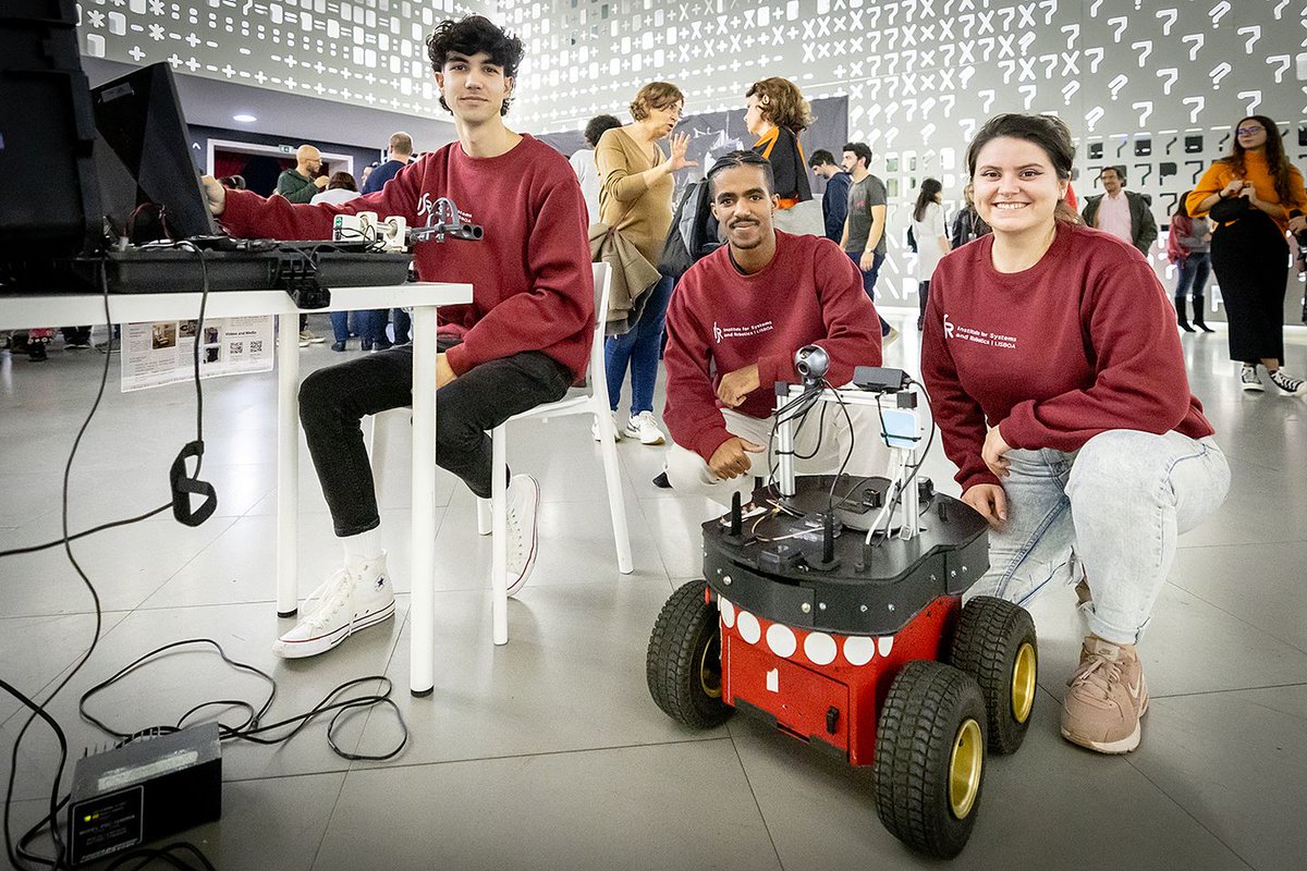 ISR_Lisboa's tweet photo. 🛰️ #ISRLisboa researchers Rute Luz, Ricardo Querido, Gonçalo Coelho & Jéssica Corujeira, supervised by Rodrigo Ventura, presented the #MEROP project during the opening. 👩🚀The challenge of teleoperating a rover, just like on a #space mission, excited kids and adults alike! ☄️ https://t.co/WGFZJ9HPO2