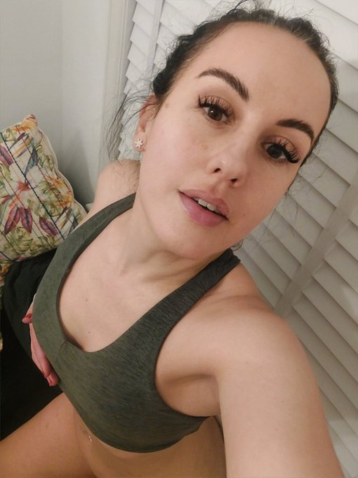 Everyone works out at home bottomless don't they? https://t.co/pIqbpU1Y5F