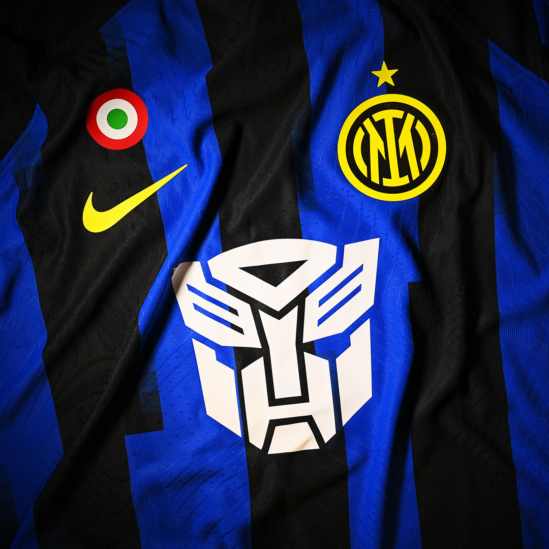 EleteTSC's tweet photo. 🇮🇹🤖 Como parte de su contrato con Paramount, @Inter lucirá un logo de Transformers este fin de semana contra Udinese.

La camiseta con el logo de los Autobots se venderá en unidades limitadas. https://t.co/fwagsBO9y5