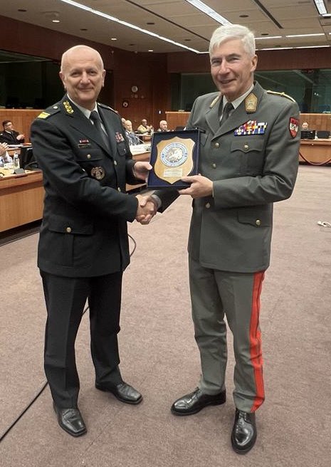 Na svidenje, dragi prijatelj! Bidding a fond farewell to 🇸🇮 MilRep BGen Ivan Mikuz. Your dedication to shaping a resilient & unified 🇪🇺 security landscape has left an indelible mark. Wishing you continued success in your future endeavors. #StrongerTogether #EUDefence