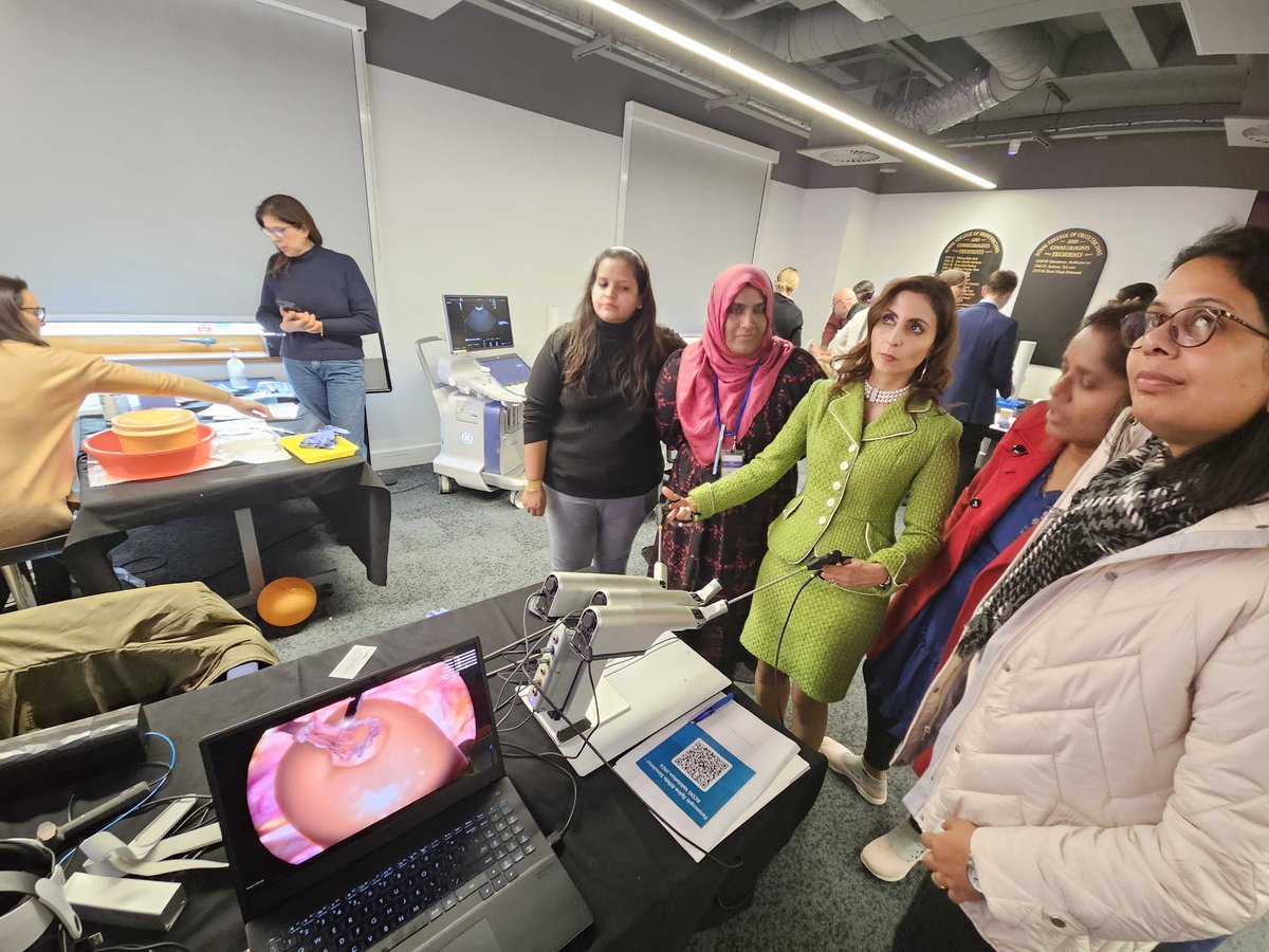 Our Virtual Reality Simulator for Fetoscopic Spina Bifida Repair Surgery at the 4th Fetal Interventions Course at the Royal College of Obstetricians and Gynaecologists | RCOG in London ❗

#SanoScience, <a href="/korzen303/">Przemyslaw Korzeniowski</a> &amp; #healthinformatics team,
<a href="/RCObsGyn/">RoyalCollegeObsGyn</a>