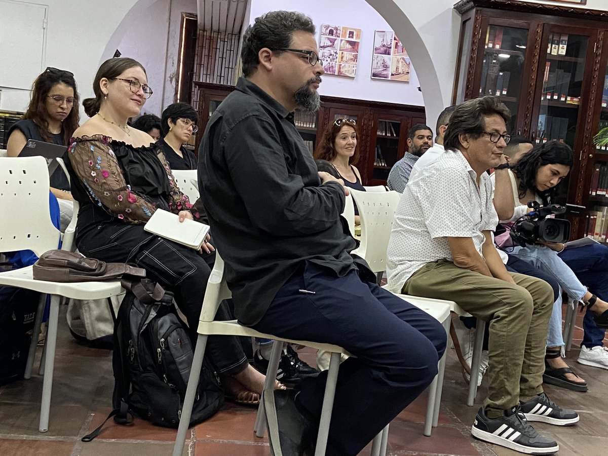 La directora del canal de televisión <a href="/udeceteve/">Udecetevé</a> Cecilia Caballero compartió con estudiantes y docentes “sobre aprender y enseñar lo audiovisual en la Universidad” esto en el marco de la Muestra Internacional de Cine Universitario del Caribe