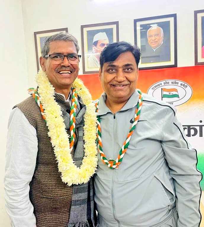 GhanshyamMahar_'s tweet photo. राजस्थान प्रदेश कांग्रेस कमेटी के अध्यक्ष माननीय श्री गोविंद सिंह डोटासरा जी से आज जयपुर में मुलाकात की l
@GovindDotasra https://t.co/nmM9VC33IZ