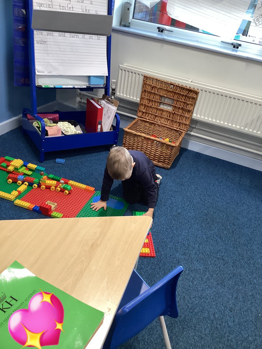 What a lot of learning taking place in Reception today 😍👌 @KingsHeathPri @d_khpa @jbadgerjones #busybeetasks #independentlearning