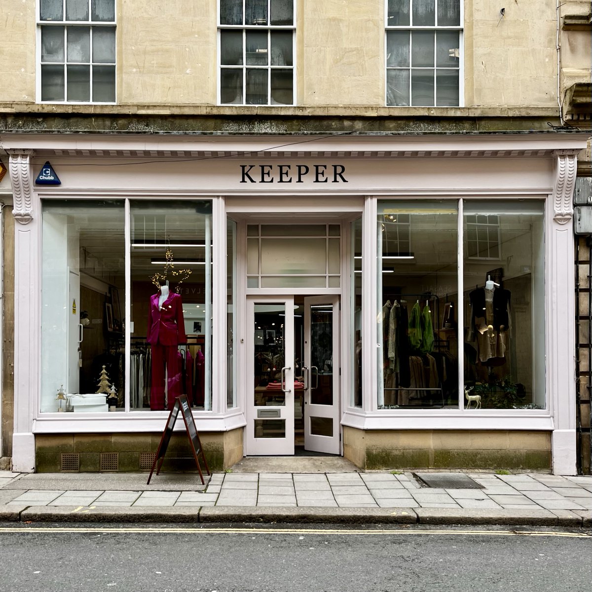 Retail spaces in the Old Post Office building on New Bond Street in Bath are now available for local businesses to rent while the redevelopment of the Fashion Museum progresses. Find out more: newsroom.bathnes.gov.uk/news/repurposi…