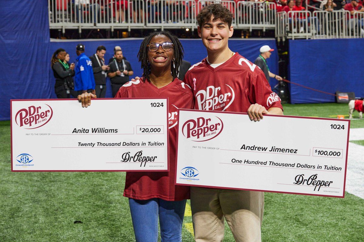 circlekintnl's tweet photo. A CKI lieutenant governor won a US$100,000 scholarship on live TV during the SEC Championship Game on December 2. Find out how he prepared for the @DrPepper® Tuition Giveaway and what made his winning football throwing technique go viral. https://t.co/GeHbWPtpkN https://t.co/0PHz920vKy