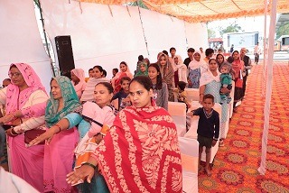 noida_authority's tweet image. कार्यक्रम में विशेष रूप से बाल विकास एवं पुष्टाहार विभाग, स्वास्थ्य विभाग, खाद्य एवं रसद विभाग के स्टालों पर काफी लोगों द्वारा योजनाओं की जानकारी प्राप्त की गई एवं स्थल पर ही योजनाओं का लाभ लिए जाने हेतु प्रपत्र भी जमा किए गए।
#NoidaDevelopment #JanKalyanYojna