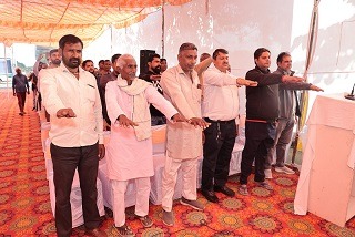 noida_authority's tweet image. कार्यक्रम में विशेष रूप से बाल विकास एवं पुष्टाहार विभाग, स्वास्थ्य विभाग, खाद्य एवं रसद विभाग के स्टालों पर काफी लोगों द्वारा योजनाओं की जानकारी प्राप्त की गई एवं स्थल पर ही योजनाओं का लाभ लिए जाने हेतु प्रपत्र भी जमा किए गए।
#NoidaDevelopment #JanKalyanYojna