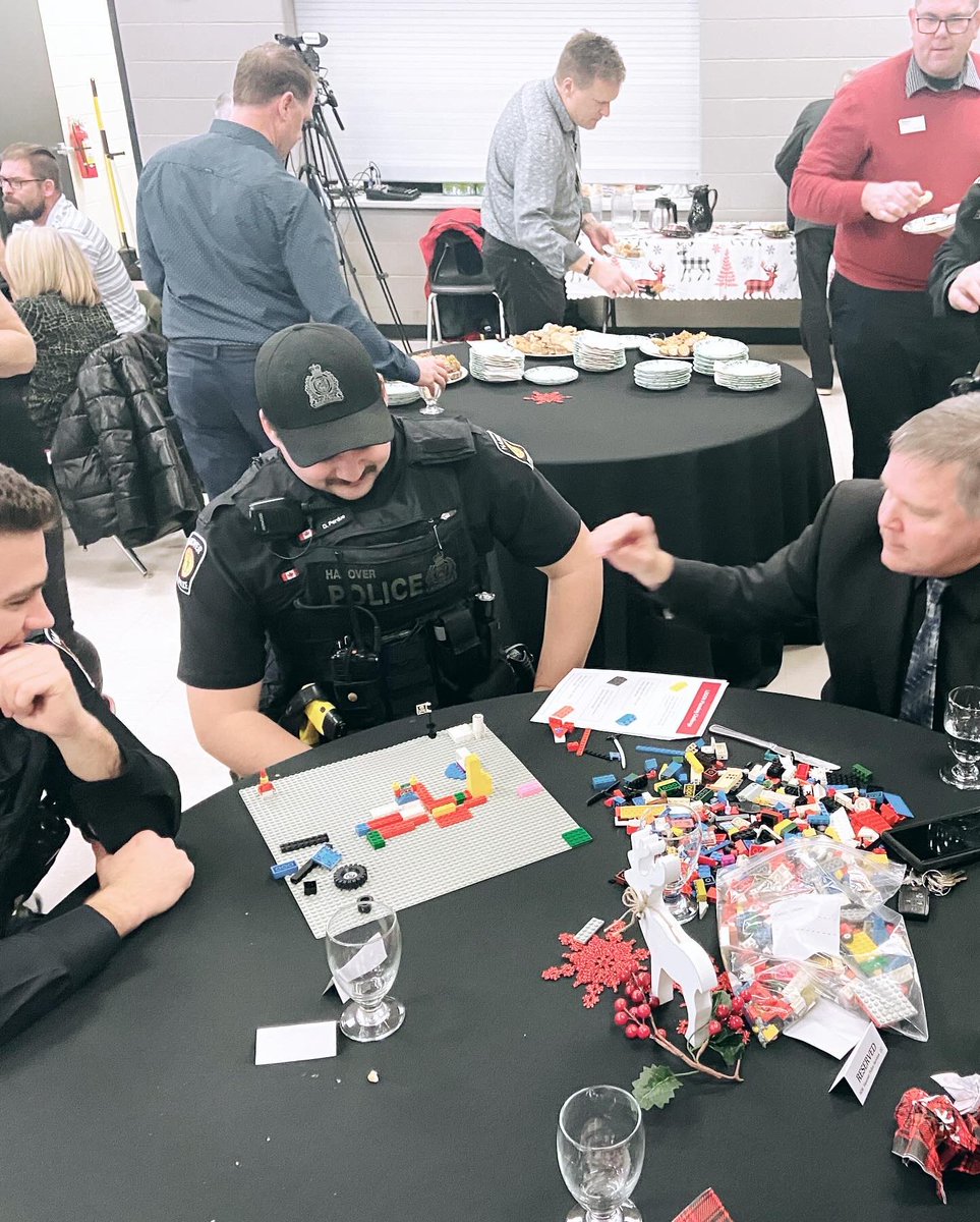 TownofHanover's tweet image. Hanover Chamber of Commerce Christmas Meeting &amp;amp; Community Recognition Event was a great success with Mayor Paterson presenting her Top 10 of 2023, a fun Lego planning challenge and a BIG cheque presentation from OLG!!  #hipphanover #olg #communityrecognition #top10 #legochallenge