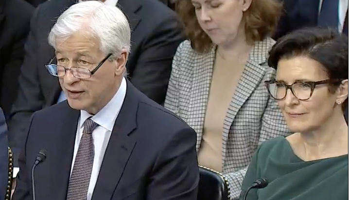 Here they are: the CEOs of the two biggest fossil fuel funders in the world. Right now they're giving evidence before the US Senate but will Jane Fraser of @Citi or Jamie Dimon of @Chase announce they'll stop funding oil & gas expansion?
Don't hold yer breath
#DefundClimateChaos