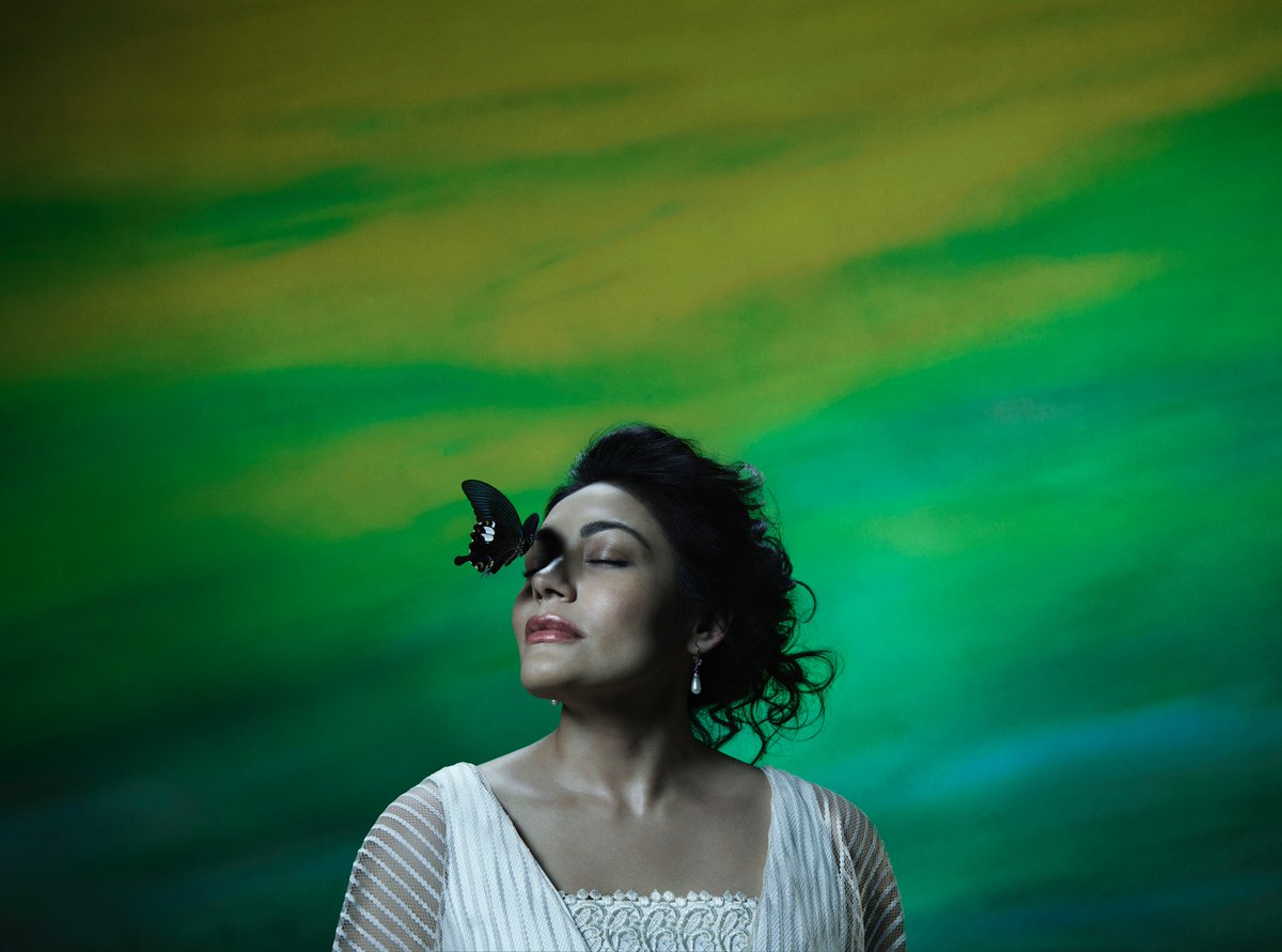 fsinfoniard's tweet photo. Disfruta de "FLORENCIA EN EL AMAZONAS" ópera en español, nueva producción de @MetOpera Live in HD.
🗓️ 9 de diciembre, 1:55 p.m.
📍 Fine Arts Cinema Café
🎟️ https://t.co/mZ7ahVgFYO
🔁 Encore: 13 de diciembre, 7p.m.
#FundacionSinfonia #MetOpera #MetLiveinHD @caribbeancine https://t.co/2TARtLStm9
