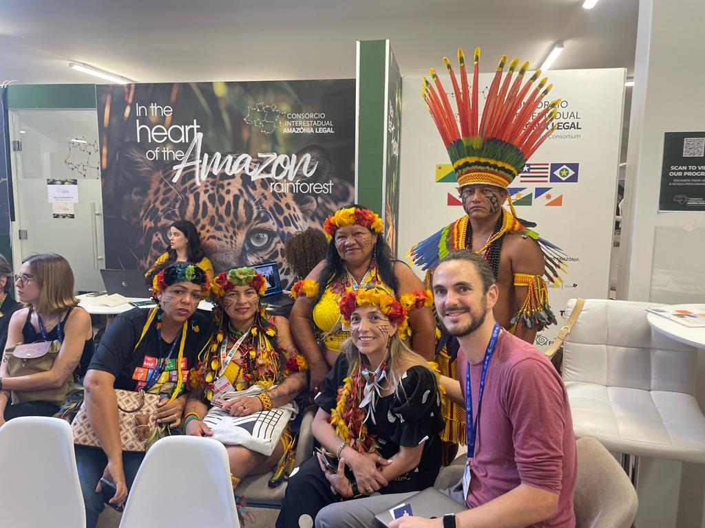 Crowther Lab (@crowtherlab) on Twitter photo Hi from #COP28! ๐
<a href="/TWCrowther/">Thomas Crowther</a> just spoke at <a href="/MakeNatureCount/">NatureFinance</a>'s event, discussing how #biodiversity credits can contribute to #climate & #nature equitably.
A highlight was meeting SEBRAE, stewards of a massive region of Brazilian rainforest & exploring @Restor_Eco with them! Hi from #COP28! ๐
<a href="/TWCrowther/">Thomas Crowther</a> just spoke at <a href="/MakeNatureCount/">NatureFinance</a>'s event, discussing how #biodiversity credits can contribute to #climate & #nature equitably.
A highlight was meeting SEBRAE, stewards of a massive region of Brazilian rainforest & exploring @Restor_Eco with them!