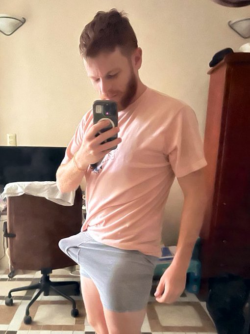 Good morning beautiful people! Who&rsquo;s up? 😇 https://t.co/bBiMT1Zn4o