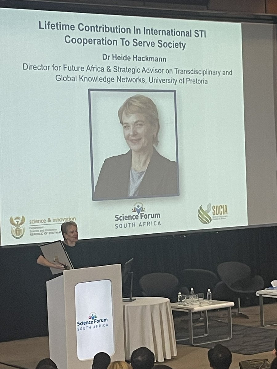 Dr Heidi Hackmann recrived the Lifetime Contribution In International STI Cooperation To Serve Society. She is Director for @FutureAfricaUP & Strategic Advisor on Transdisciplinary and Global Knowledge Networks @UPTuks