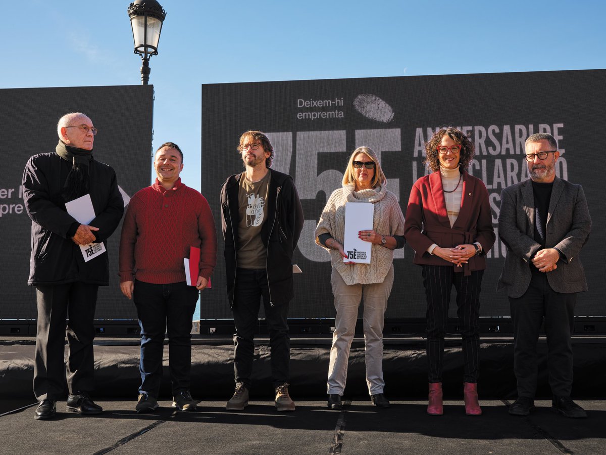 Homenatgem a persones i entitats del Camp de #Tarragona per la seva tasca en la defensa dels drets humans:

👉 Neus Roig, de l'<a href="/ObservatoriODFM/">@odfm</a>
👉 Xifré Ramos, de <a href="/reusrefugi/">Reus Refugi</a> 
👉 Antoni Vives, de <a href="/FBonanit/">Fundació Bonanit</a>
👉 Lluís Romero, del col·lectiu <a href="/h2o_cat/">h2o.cat</a>