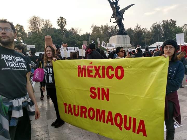 Las corridas de toros están prohibidas en 187 países. Se consideran delito de maltrato animal. ¿ <a href="/YasminEsquivel_/">Yasmín Esquivel Mossa</a> eres capaz de avalar la tortura y muerte de animales para darle gusto a un grupo de empresarios? 
<a href="/lopezobrador_/">Andrés Manuel</a> 
#SCJNSinToros 
#AbrazosNoCorridas