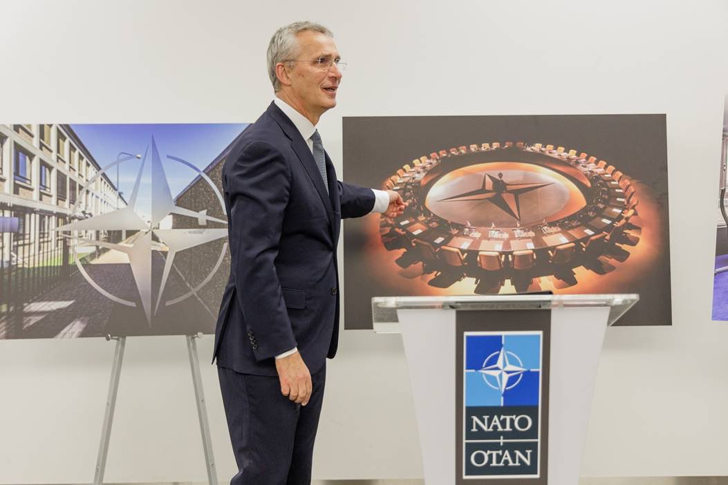 As we look ahead to #NATO’s 75th anniversary, we also take time to look back. Today SG @jensstoltenberg opened a photo exhibition highlighting the decades spent in NATO’s former Headquarters in Brussels.