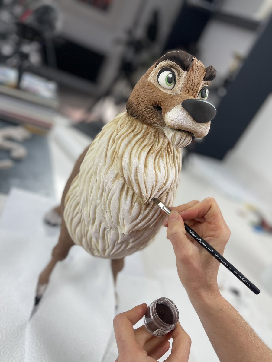 zoesfancycakes's tweet photo. So excited about this one. Keep an eye out for this new online class coming later this week 🦌 will you be joining us for this one?
#zoesfancycakes #christmascakes #cakedecorating #cakedecoratingclasses https://t.co/afyyks610k
