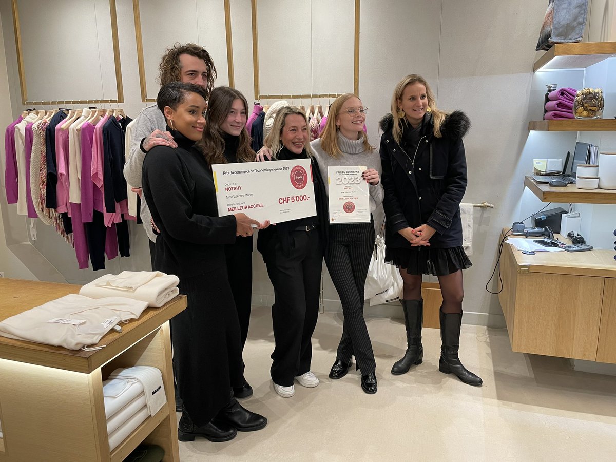 Direction la boutique Notshy, qui propose de beaux vêtements en cachemire et qui remporte le 1er Prix du meilleur accueil. Félicitations! #PrixDuCommerce2023