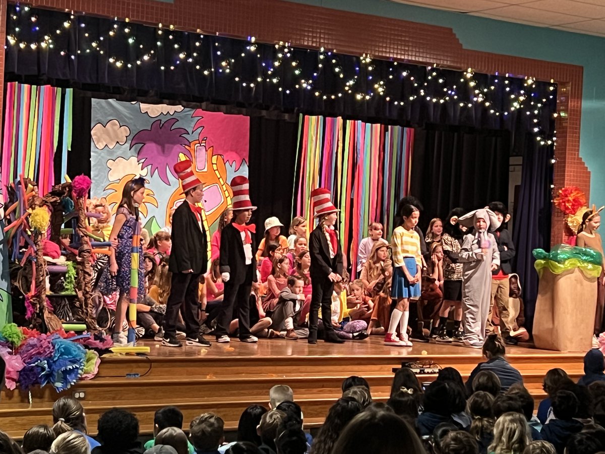Today our amazing Junior Music Maestros performed Seussical the Musical today. What an outstanding and moving performance. Bravo! @AustinISD @CLI_AISD