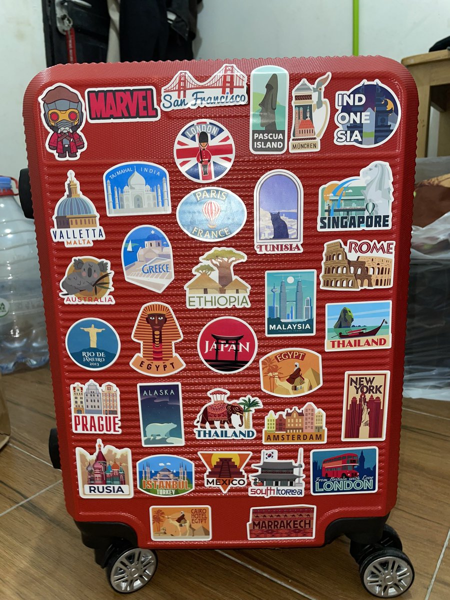fiddhaf's tweet photo. Niat nutupin retak dikit doang pake 1 sticker eh malah ditempelin semua 😭 https://t.co/gyQtBLXOEs