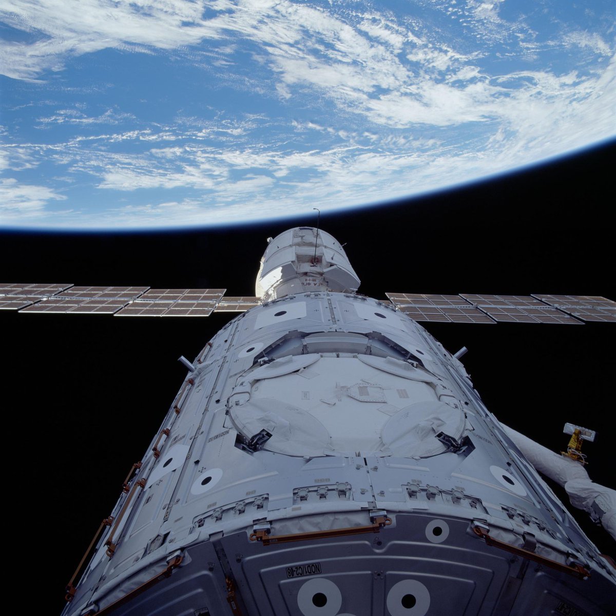 NASAhistory's tweet photo. A Space Station Baby Picture 👶 🌟
#OTD 25 years ago, the crew of STS-88 guided Endeavour to within reach of the Zarya module in orbit, fired the Shuttle thrusters and Zarya and Unity were physically mated. @Space_Station construction had begun!
Watch: https://t.co/5YcGAaKhEM https://t.co/dTLblNx9Dz