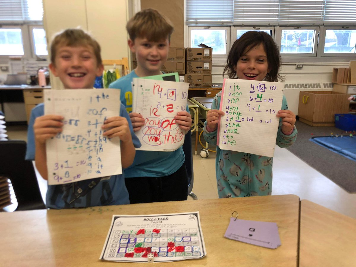 Look at those proud faces here @cc_carrothers during their small math group! @buildershe @RileyCulhane @tvdsbmathk8