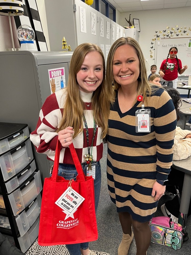 GCISD Leadership team representative Nicole Lyons stopped by GES today to present Ms. Jackson with a holiday bag of goodies. We love our first year teachers in GCISD!