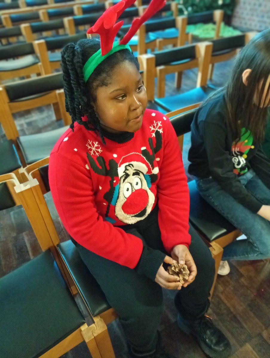 LeamoreSchool's tweet photo. What a wonderful day today was! Not only did Year 4 dress up as an elf, they also went to the Church to celebrate the story of Christmas 🎄 #LPS2324Y4 https://t.co/ATN71G97u1