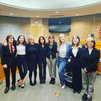 hendrixcollege's tweet image. The Hendrix Mock Trial team competed in the Fifth Annual Kangaroo Invitational competition. Mock Trial is a student-run trial simulation competition. Hendrix freshman Helaina Ballis won best witness. Congratulations to the team! #mocktrial #prelaw #HendrixCollege