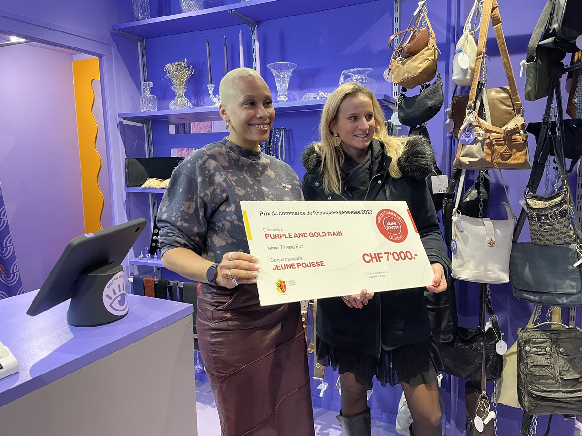 Nous sommes à présent chez Purple and Gold Rain (rue de la Cité 19). Cet automne, les auditeurs et auditrices de <a href="/radiolacch/">Radio Lac</a> ont eu l'occasion de voter en ligne pour leur jeune pousse préférée et ils ont choisi Purple and Gold Rain. Félicitations! #PrixDuCommerce2023