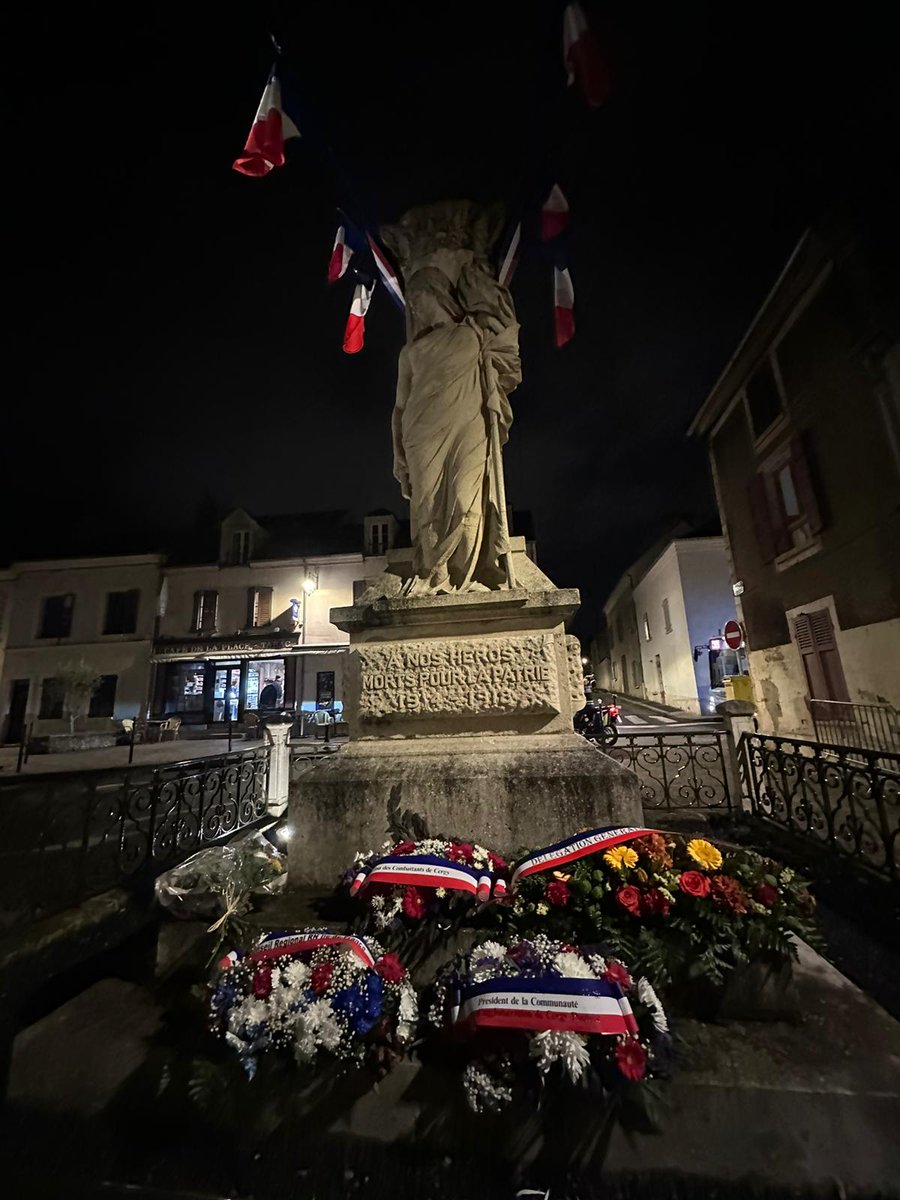 J'étais présent hier soir à #Cergy pour la Journée nationale d'hommage aux Morts pour la France pendant la guerre d'Algérie et les combats du Maroc et de la Tunisie 🇲🇫

#5Decembre