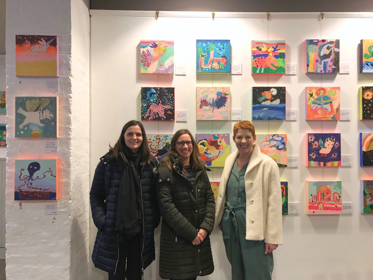 Well done to children from @chandlers_field for a brilliant Delight in Watts exhibition at @WattsGallery Wonderful to welcome Caroline and Szilvia from our funder @WaltonCharity, thank you for coming.📷 #DelightinWatts #ArtInPrimarySchools