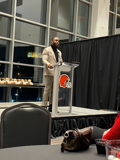 kurvpayments's tweet image. Our team was on hand last night to celebrate the season at the 28th annual Deck the House Benefit Auction for Children and Families!

EMS is proud to sponsor @provhouseCLE in their mission to keep families together. #EMSPartner #provhouseCLE #deckthehouse2023