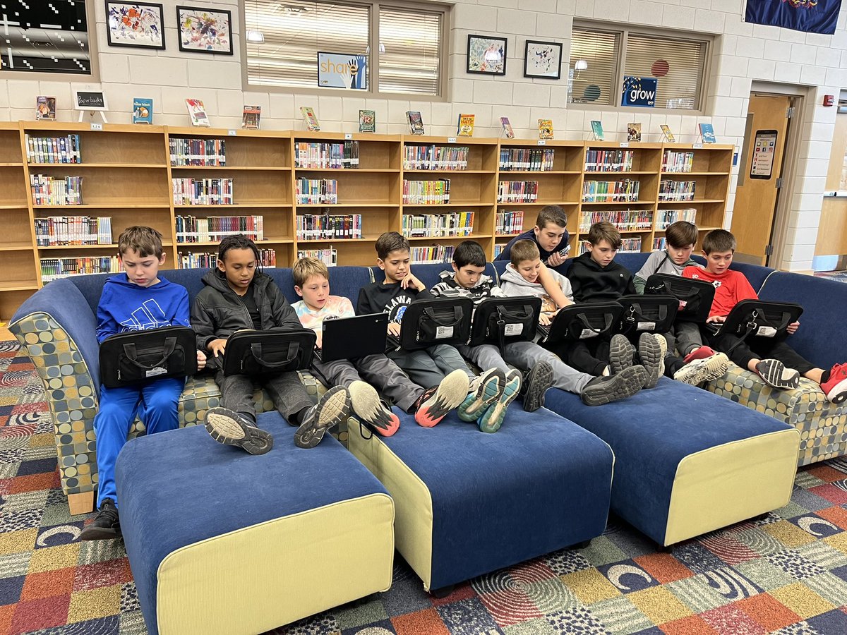 DAISLibrary's tweet image. This is what happens when you allow 5th graders to play #SantaTracker in the library 🎅🏻