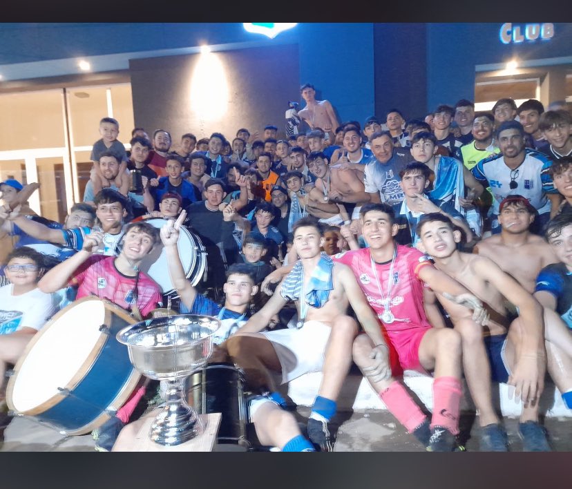 Hoy me desperté RG y cheto el nene 🎶🎵

💙🏆🤍