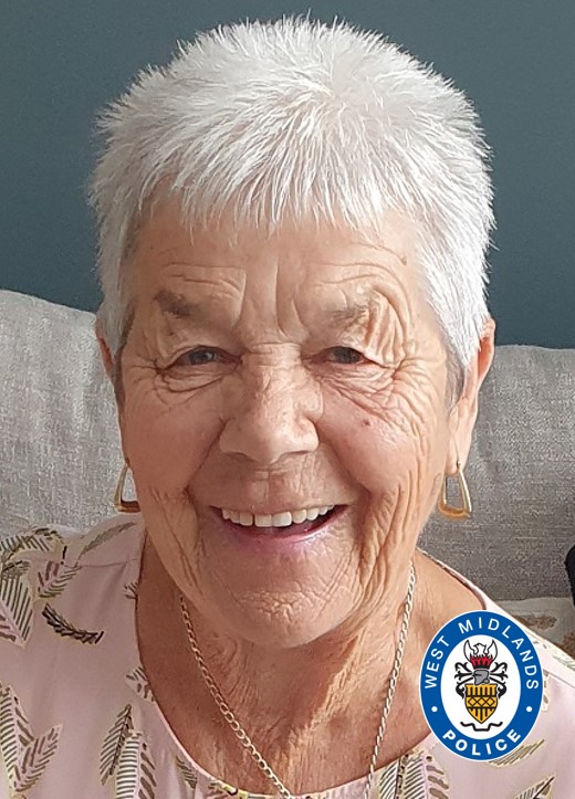 WolvesPolice's tweet image. #TRIBUTE | She was the 'greatest mother, grandmother and great-grandmother any family could ever have wanted'.

These are the poignant words of the family of Mary Wilmore, one of the two women who died after a collision in #Ettingshall last month.

More ➡️ ow.ly/mlSF50Qg0u3