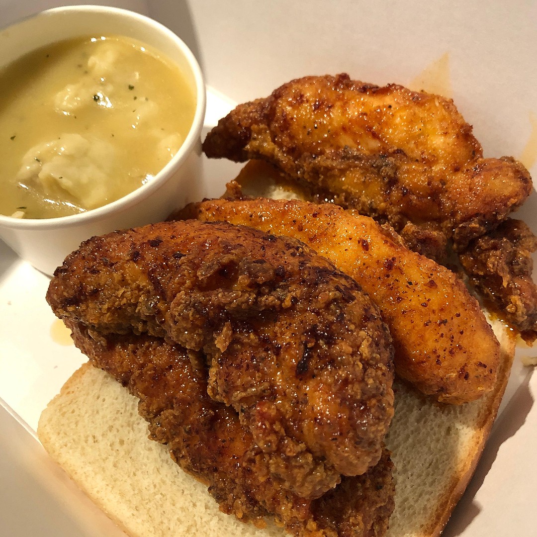 Tenders and taters! 🤤

#stlsouthern #friedchicken #nashvillehotchicken #stleats #eatlocal #stlfoodie #explorestlouis #stlcatering #catering