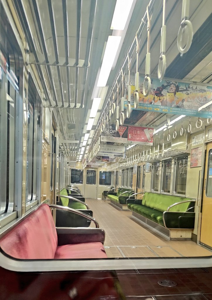 satomi586669483's tweet image. #大阪駅 周辺のイルミネーション
キレイだった✨
今日は 📷お留守番だったから
スマホで撮影🌃✨

帰りの阪急電車 23時頃🕚
隣りの車両が無人になった✨
空いてると快適👍😄

#グランフロント
#ルクア
#LUCUA